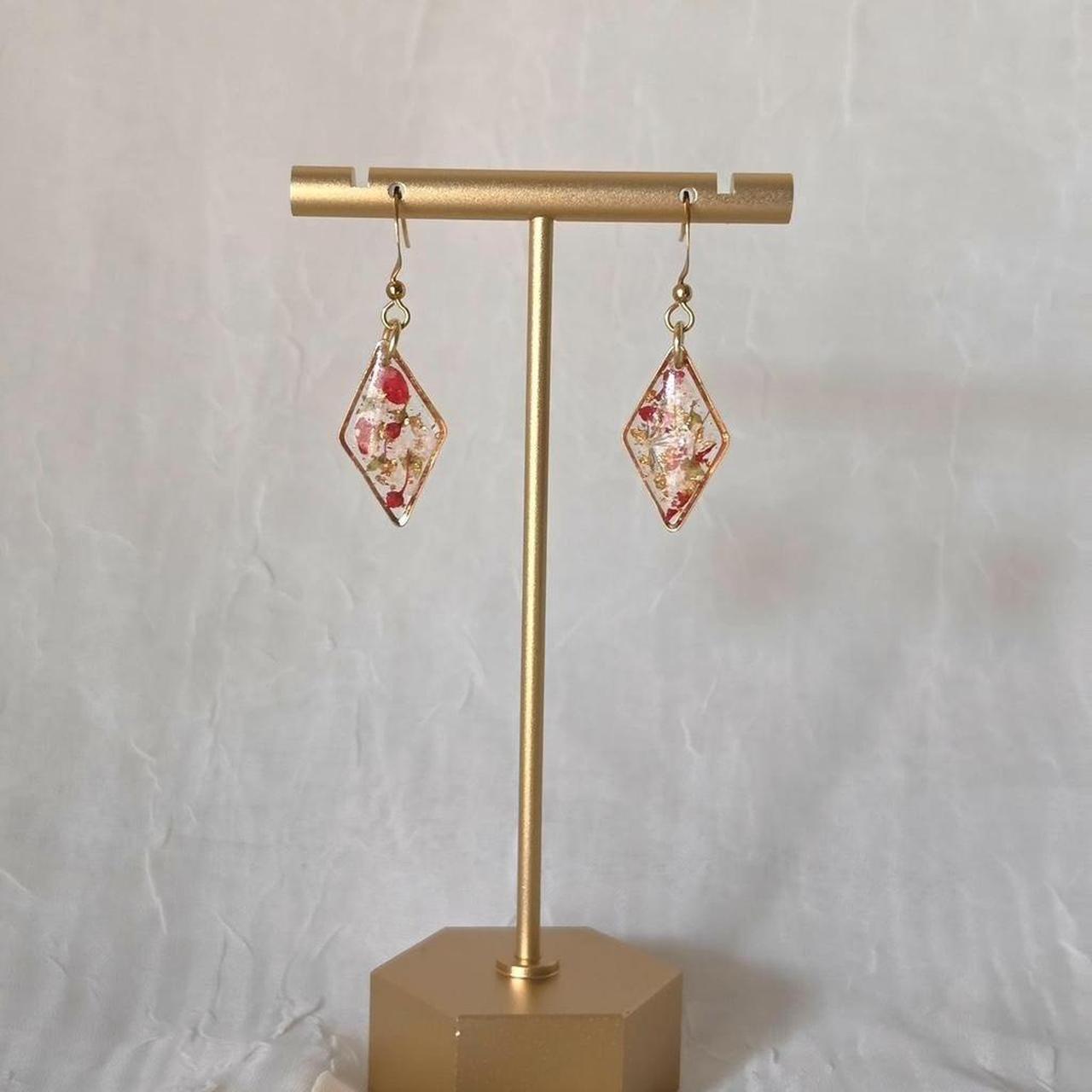 Red Diamond Pressed Flower Resin Drop Earrings – Handmade Fairycore Jewelry with Gold Flakes