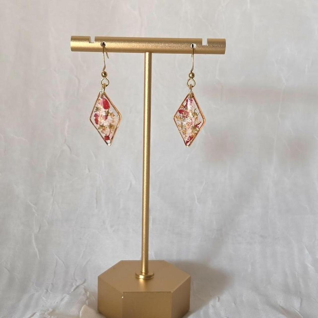 Red Diamond Pressed Flower Resin Drop Earrings – Handmade Fairycore Jewelry with Gold Flakes