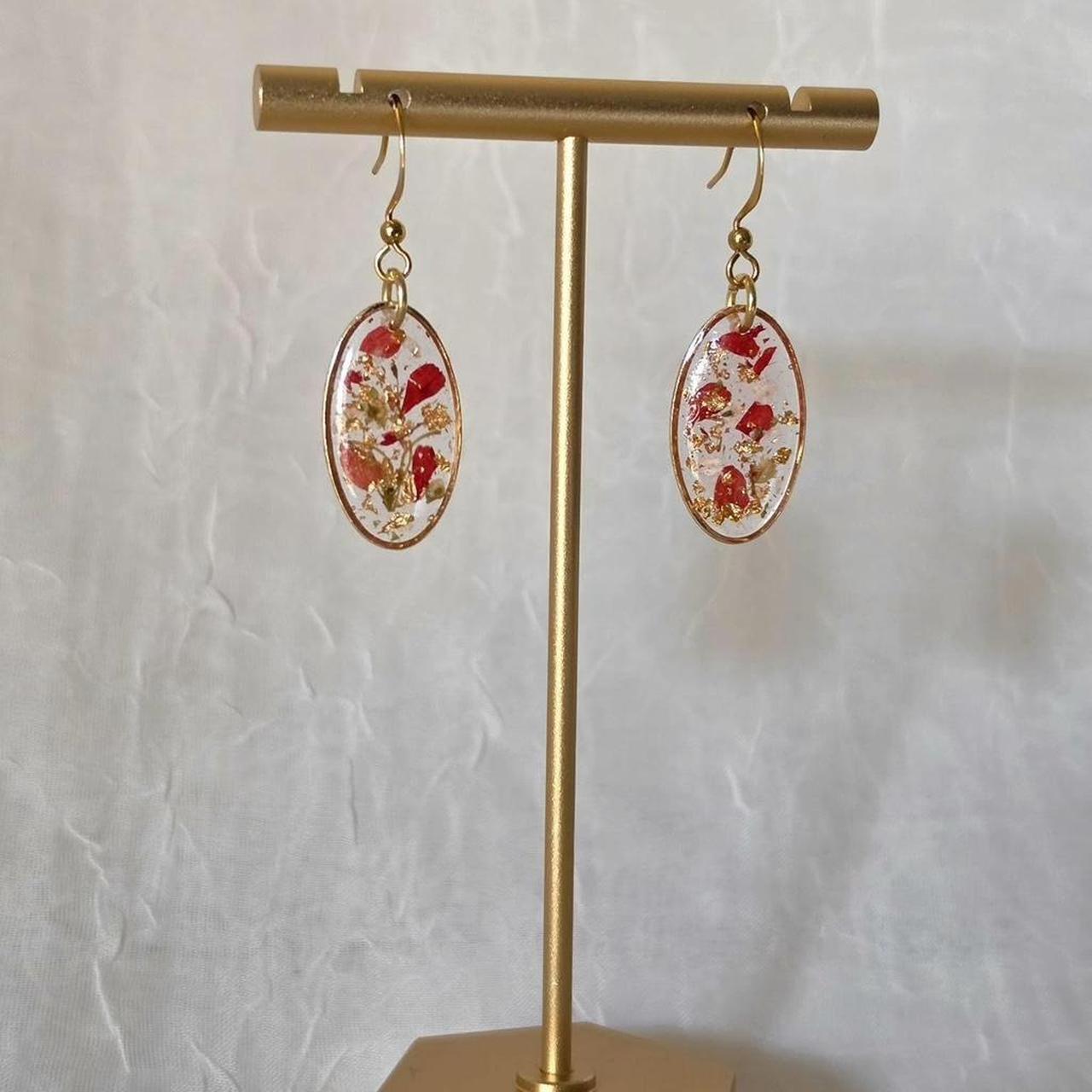 Red Oval Pressed Flower Resin Drop Earrings – Handmade Fairycore Jewelry with Gold Flakes