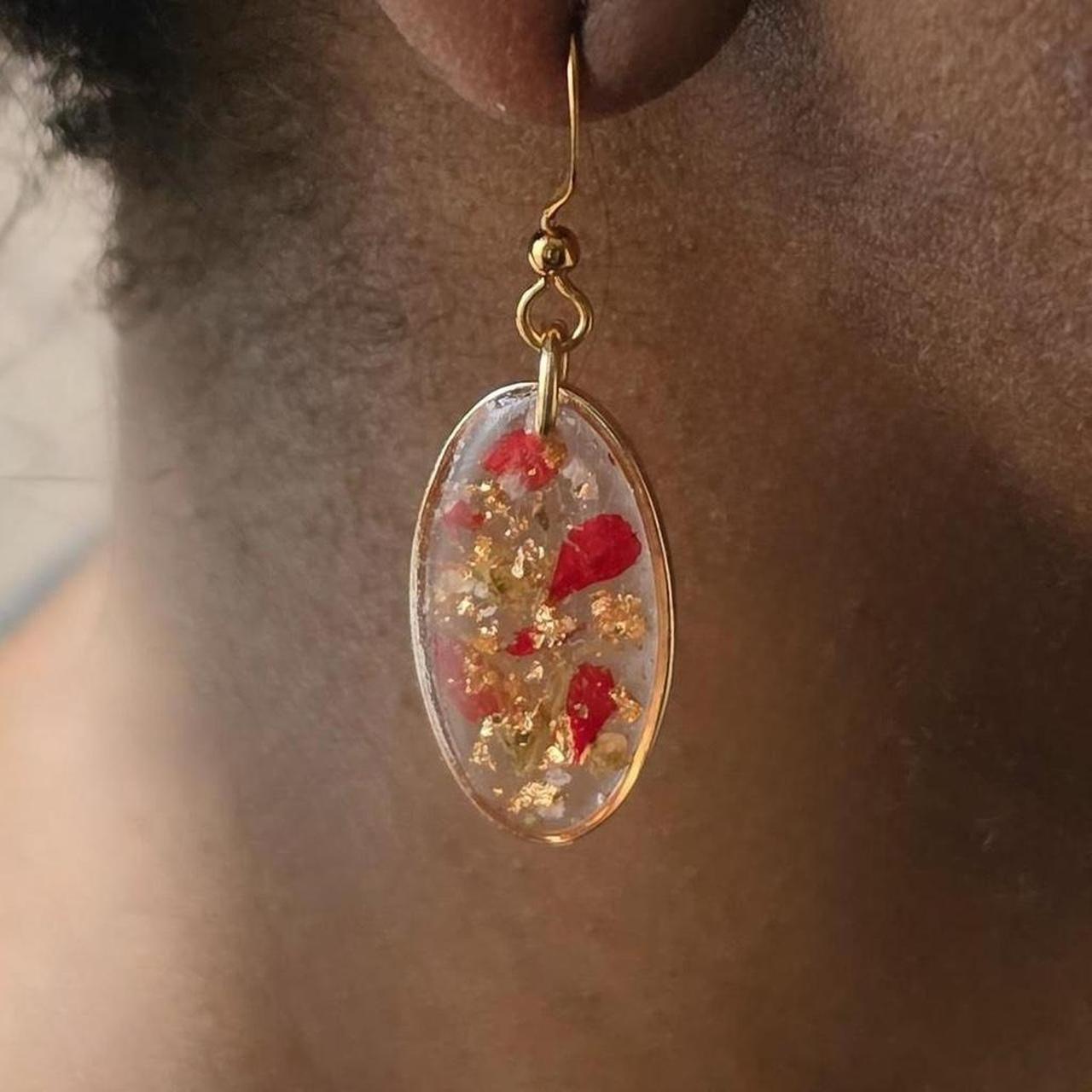 Red Oval Pressed Flower Resin Drop Earrings – Handmade Fairycore Jewelry with Gold Flakes