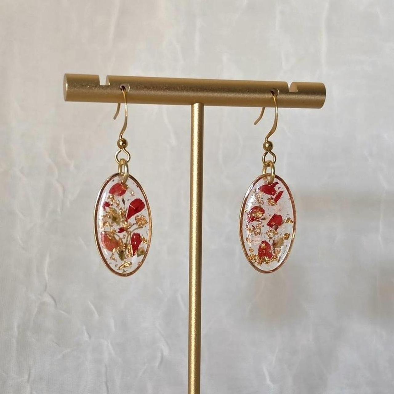 Red Oval Pressed Flower Resin Drop Earrings – Handmade Fairycore Jewelry with Gold Flakes
