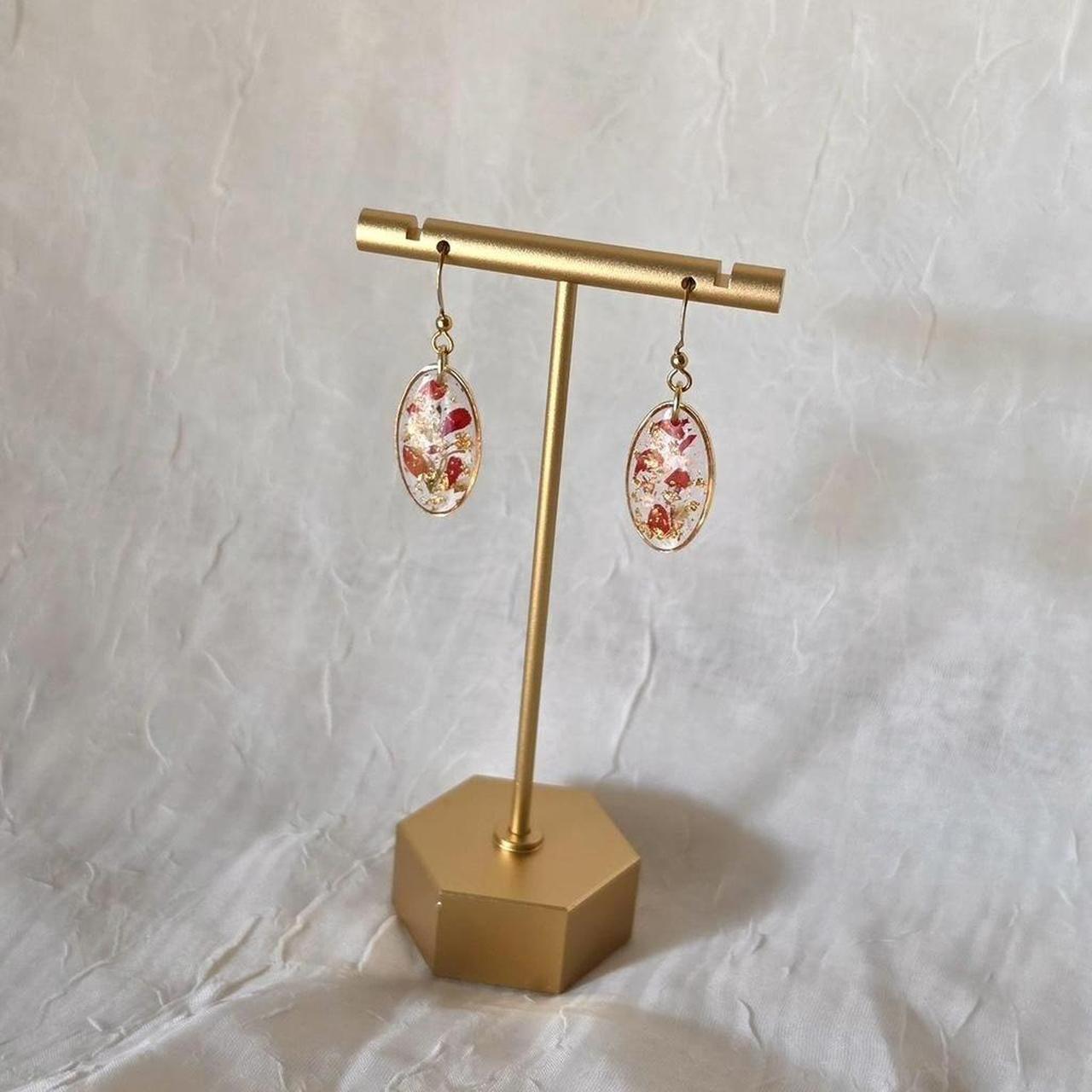 Red Oval Pressed Flower Resin Drop Earrings – Handmade Fairycore Jewelry with Gold Flakes