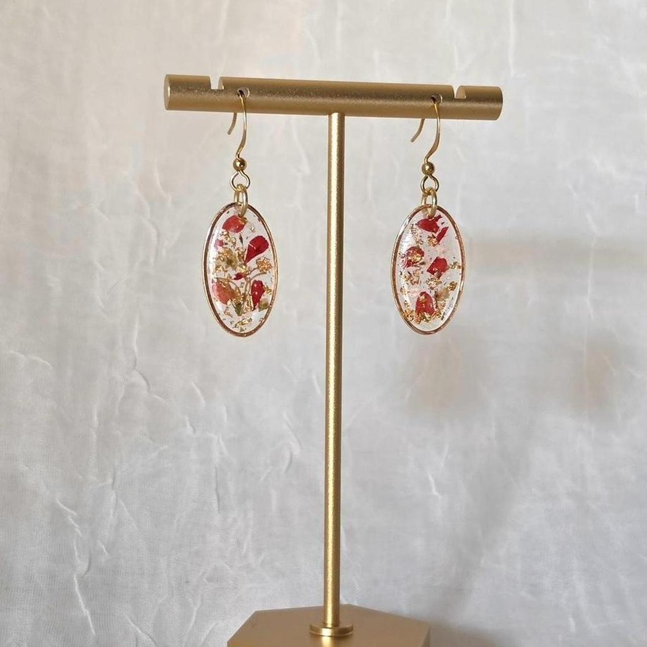 Red Oval Pressed Flower Resin Drop Earrings – Handmade Fairycore Jewelry with Gold Flakes