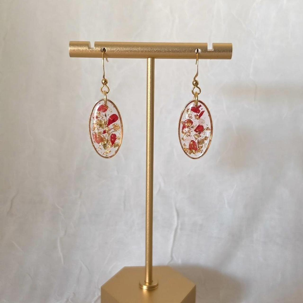 Red Oval Pressed Flower Resin Drop Earrings – Handmade Fairycore Jewelry with Gold Flakes