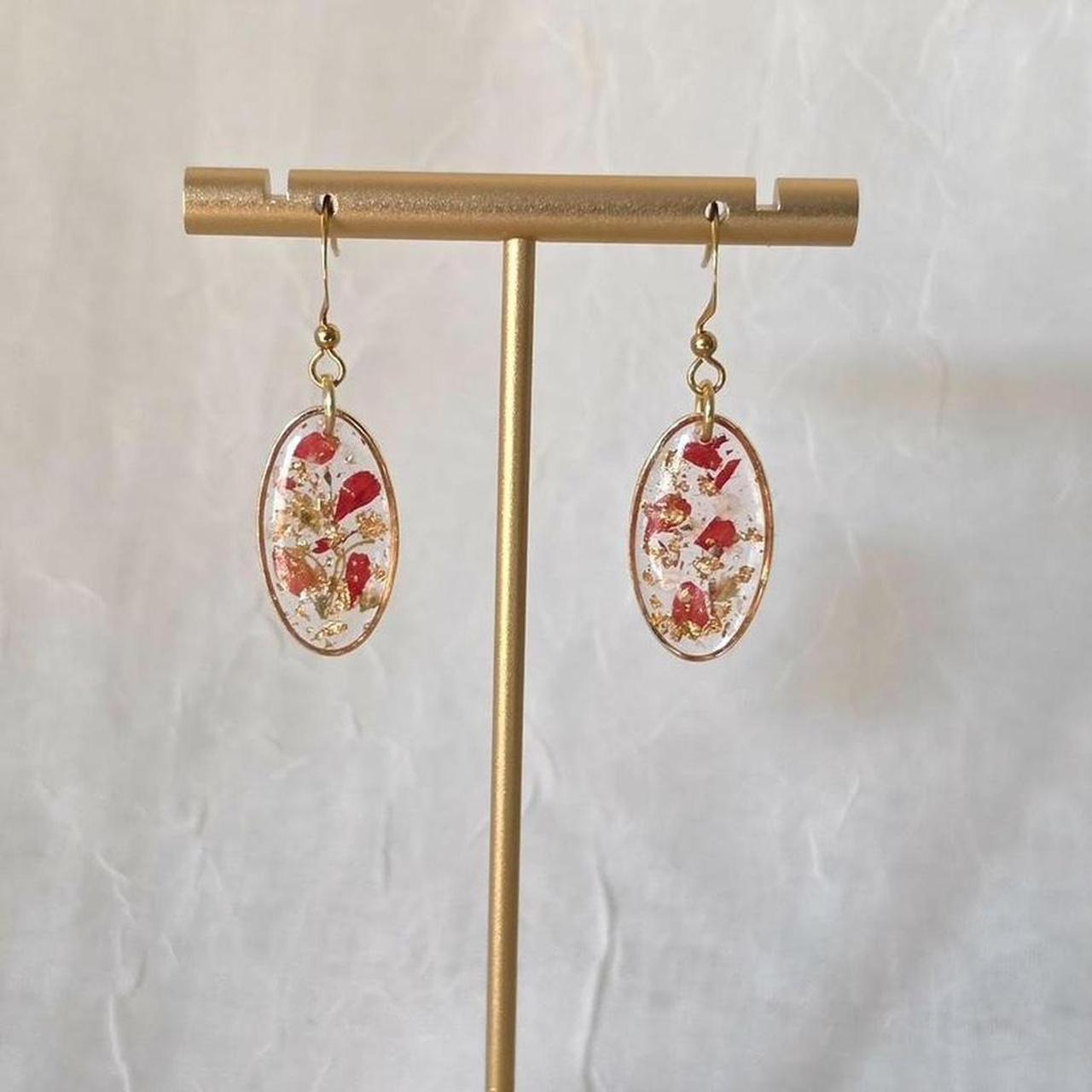 Red Oval Pressed Flower Resin Drop Earrings – Handmade Fairycore Jewelry with Gold Flakes