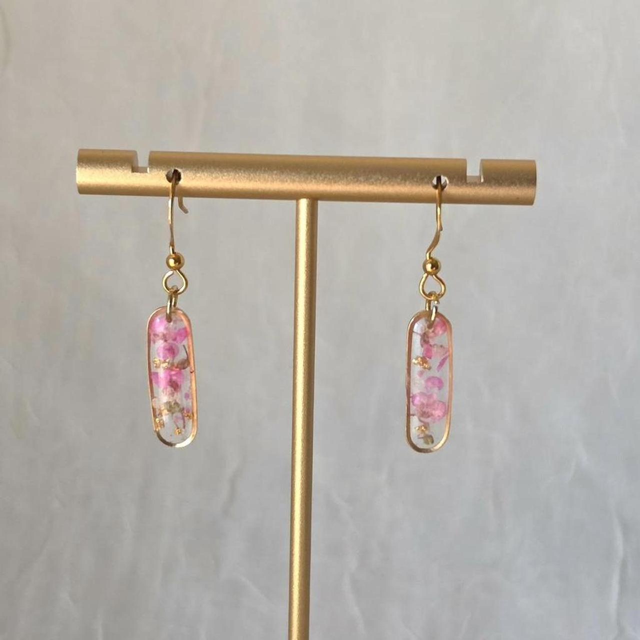 Pink and Green Oval Pressed Flower Resin Earrings – Handmade Fairycore Jewelry with Gold Flakes