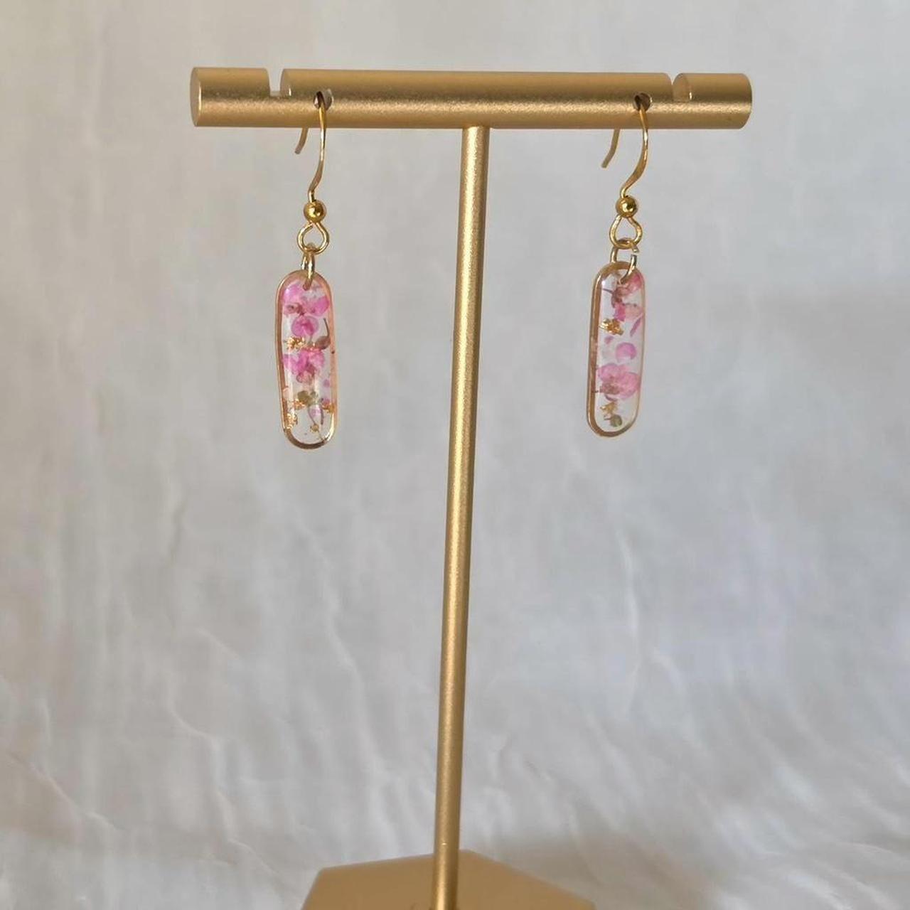 Pink and Green Oval Pressed Flower Resin Earrings – Handmade Fairycore Jewelry with Gold Flakes