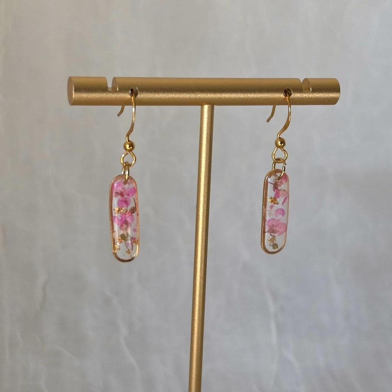 Pink and Green Oval Pressed Flower Resin Earrings – Handmade Fairycore Jewelry with Gold Flakes