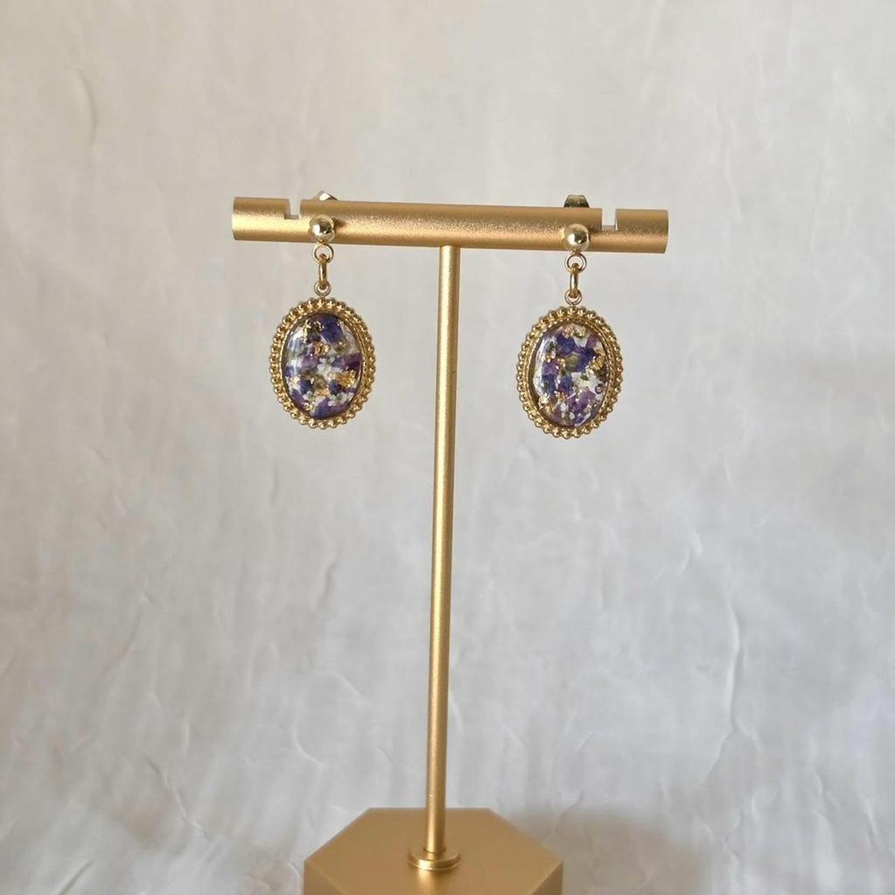 Handmade Pressed Flower Resin Cabochon Earrings- Vintage-Inspired Gold Flake Jewelry