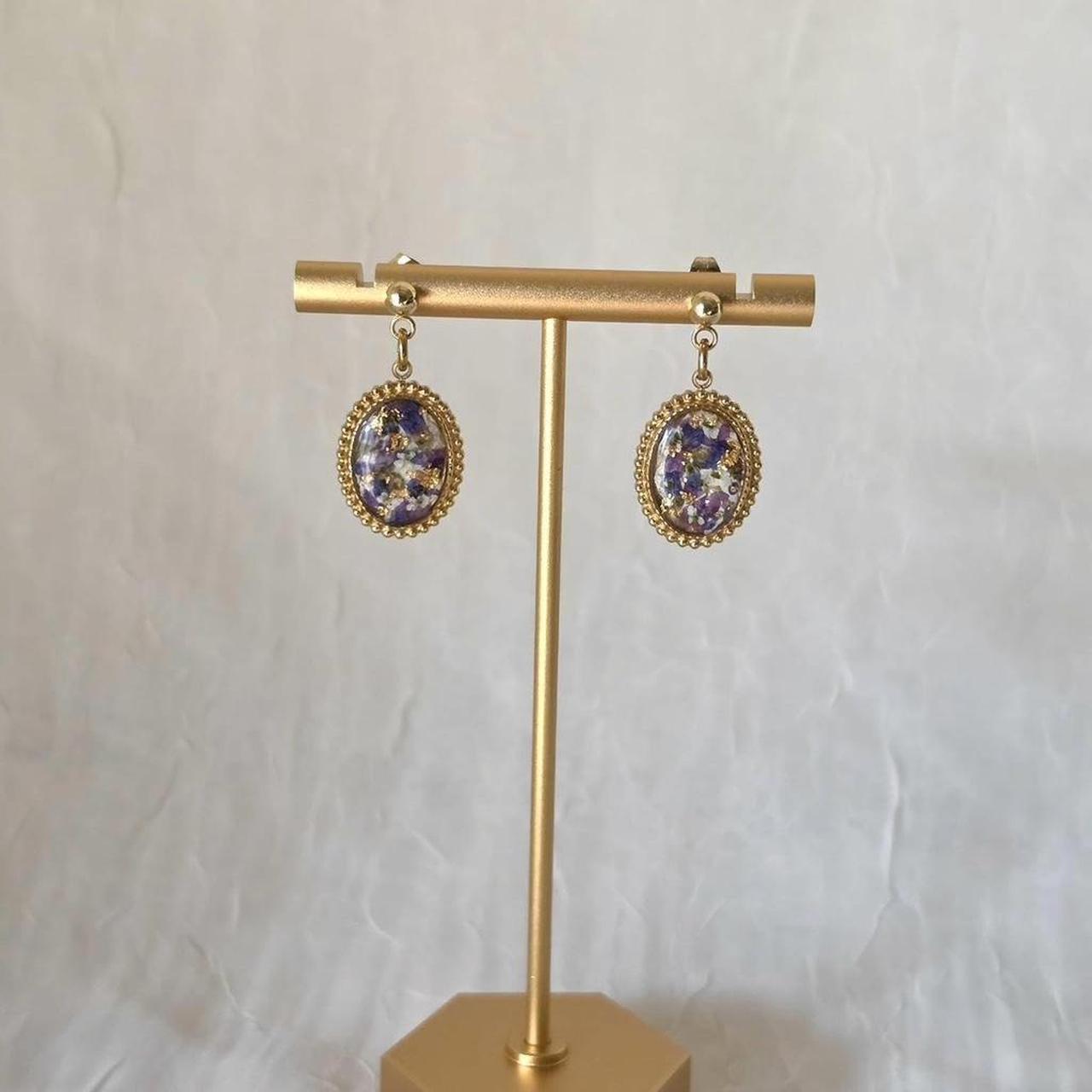 Handmade Pressed Flower Resin Cabochon Earrings- Vintage-Inspired Gold Flake Jewelry