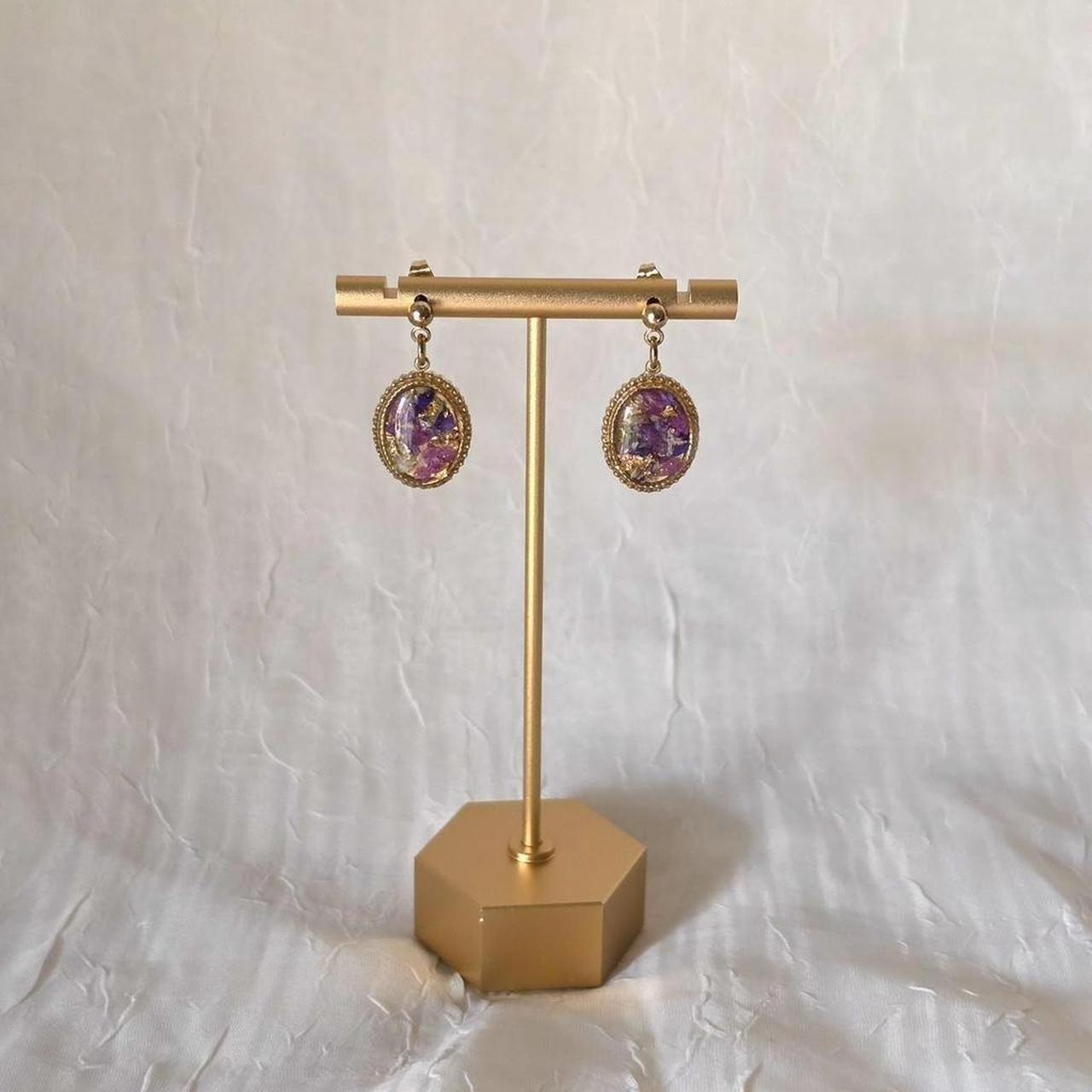 Pressed Flower Resin Cabochon Earrings – Handmade Vintage-Inspired Gold Flake Jewelry