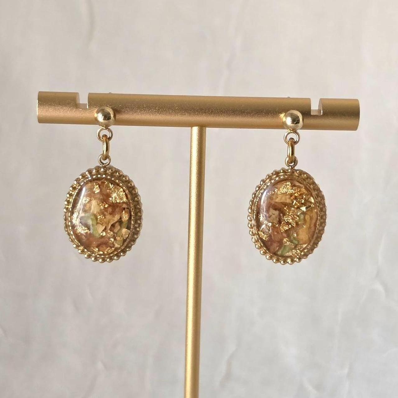 Sunshine Ligustrum Pressed Flower Earrings – Handmade Antique-Style Resin Cabochon Jewelry