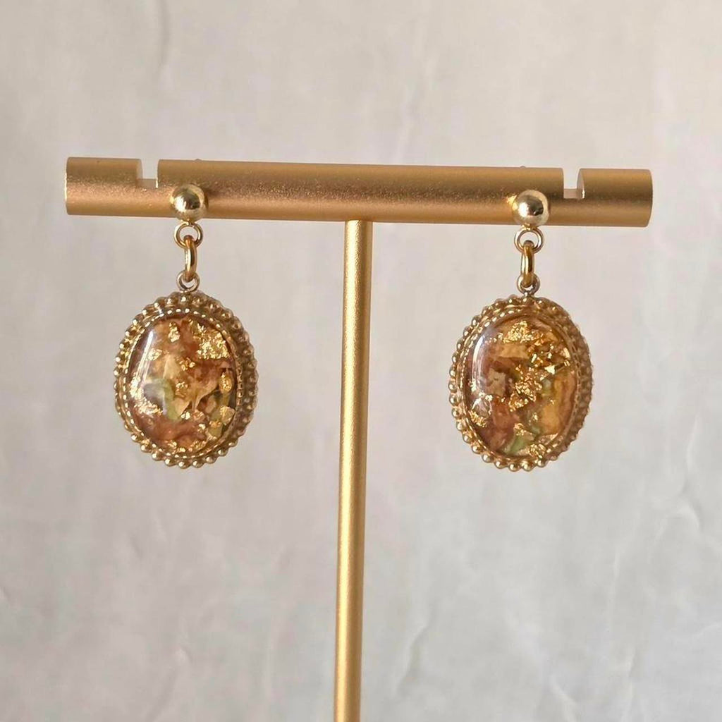 Sunshine Ligustrum Pressed Flower Earrings – Handmade Antique-Style Resin Cabochon Jewelry