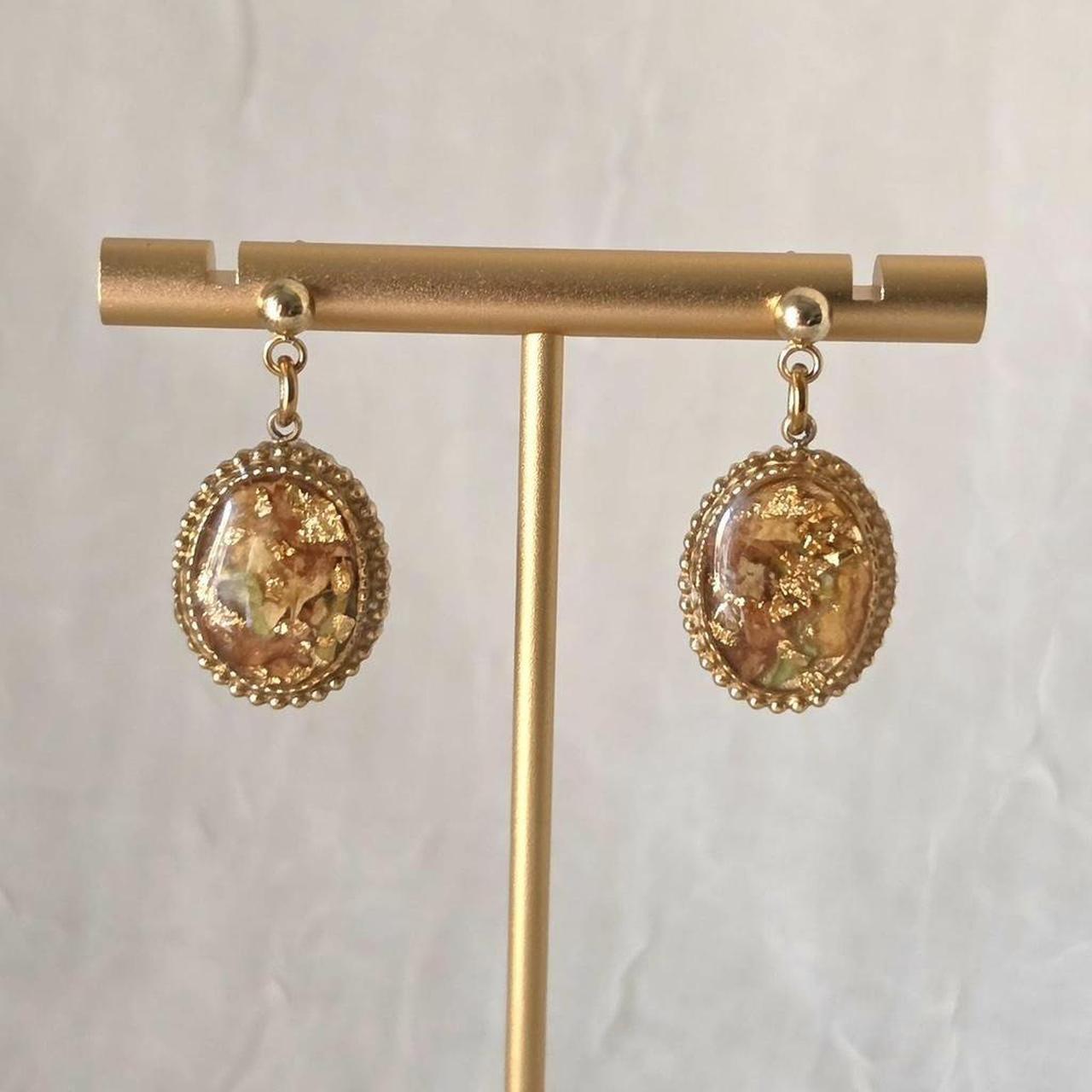 Sunshine Ligustrum Pressed Flower Earrings – Handmade Antique-Style Resin Cabochon Jewelry