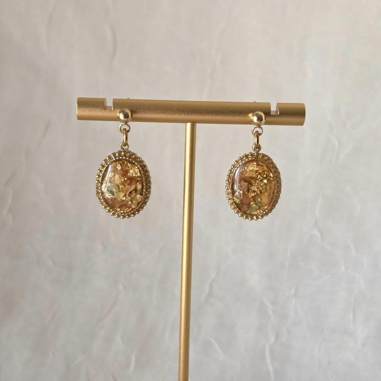 Sunshine Ligustrum Pressed Flower Earrings – Handmade Antique-Style Resin Cabochon Jewelry