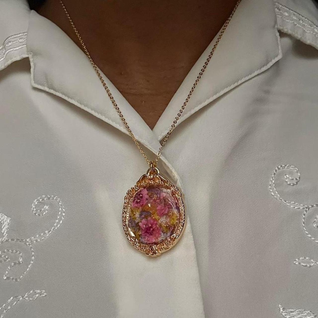 Pink Pressed Flower Resin Necklace – Handmade Vintage Bezel Pendant with Gold Flakes