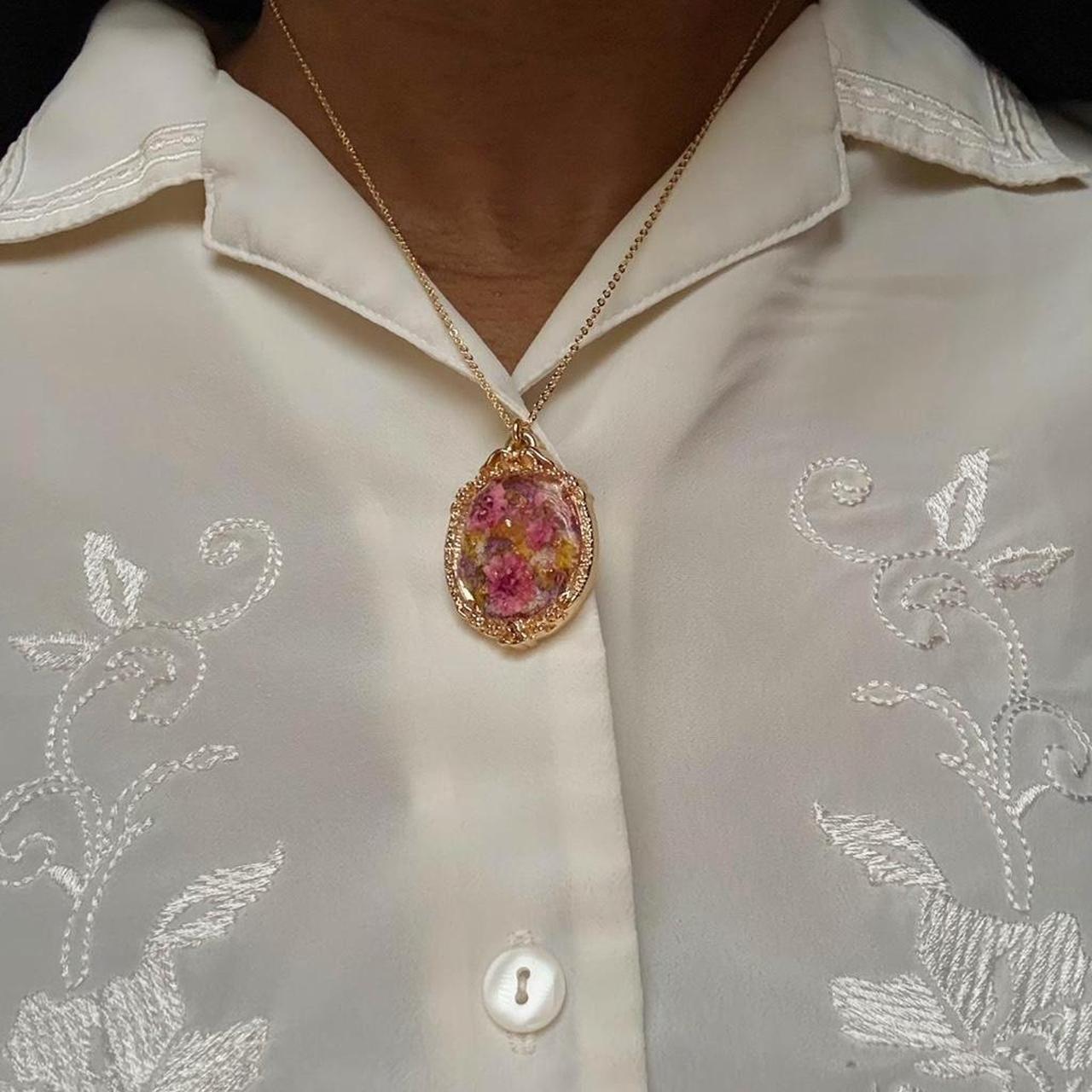 Pink Pressed Flower Resin Necklace – Handmade Vintage Bezel Pendant with Gold Flakes