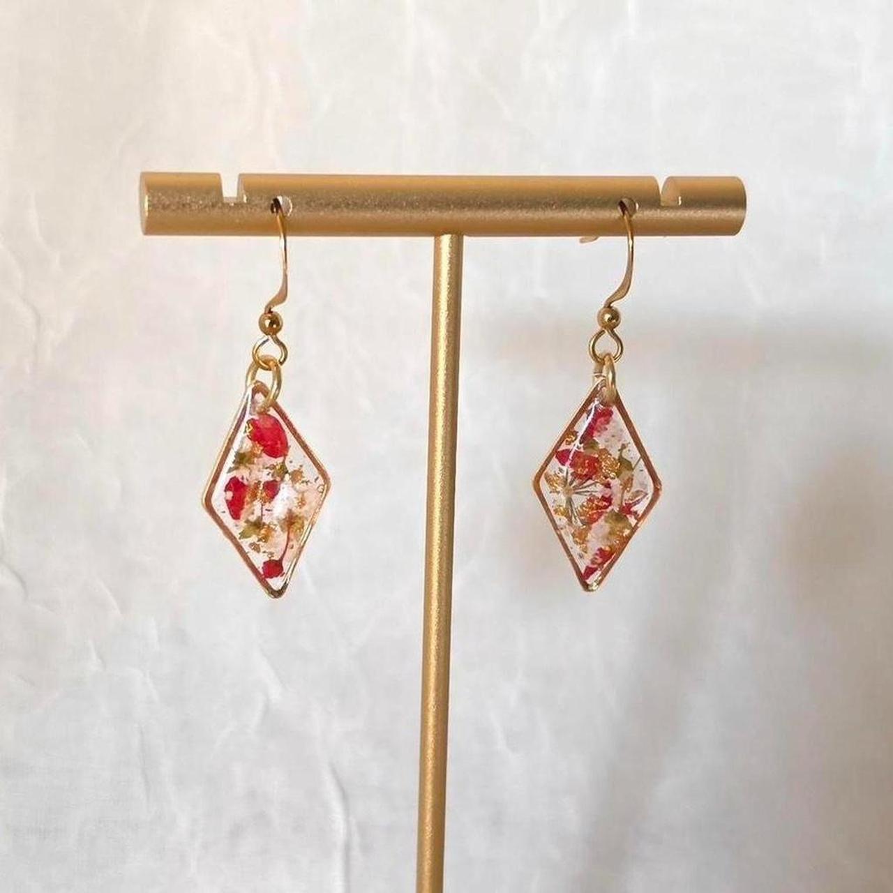 Red Diamond Pressed Flower Resin Drop Earrings – Handmade Fairycore Jewelry with Gold Flakes