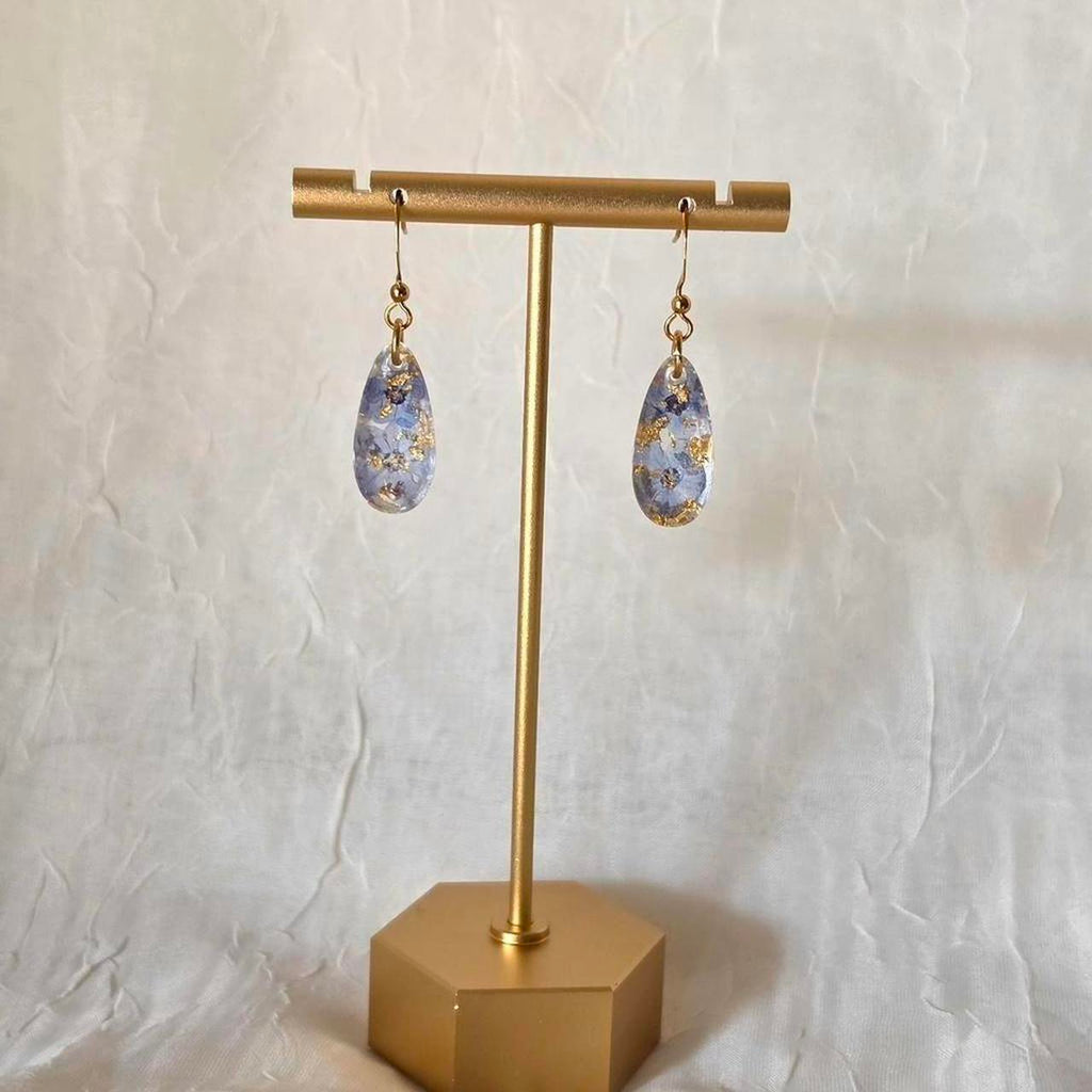 Forget-Me-Not Pressed Flower Earrings – Handmade Teardrop Resin Jewelry with Gold Flakes