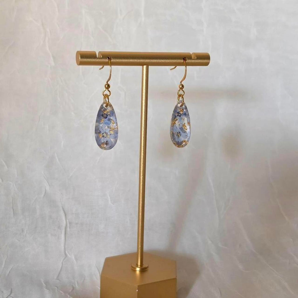 Forget-Me-Not Pressed Flower Earrings – Handmade Teardrop Resin Jewelry with Gold Flakes