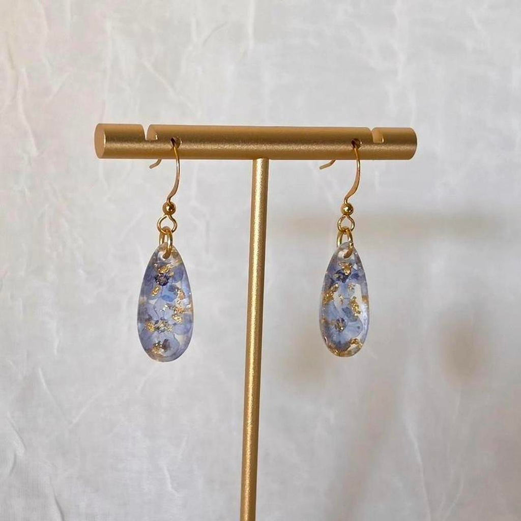 Forget-Me-Not Pressed Flower Earrings – Handmade Teardrop Resin Jewelry with Gold Flakes