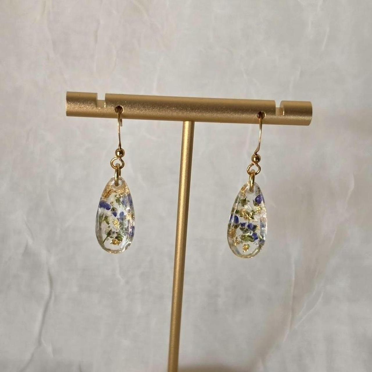 Blue and Green Pressed Flower Resin Drop Earrings – Handmade Teardrop Resin Jewelry with Gold Flakes